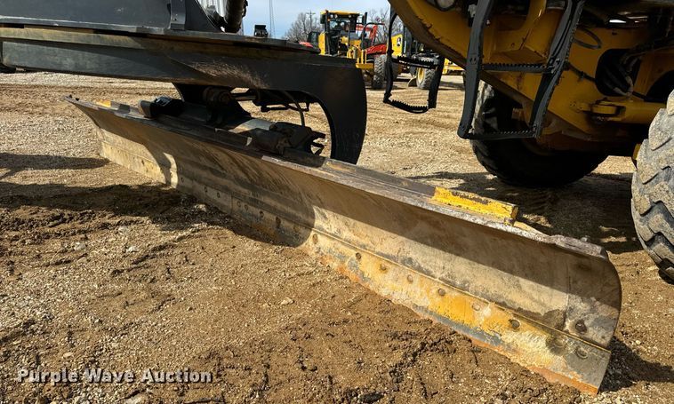 image for item DV1848 2008 John Deere 770D motor grader