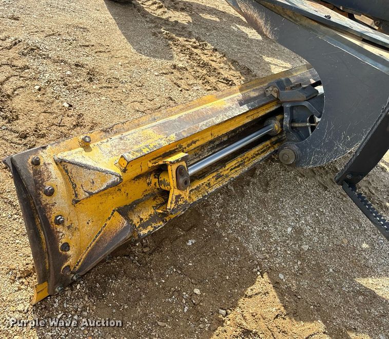 image for item DV1848 2008 John Deere 770D motor grader