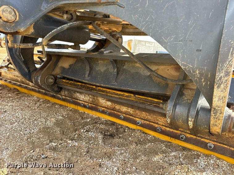 image for item DV1848 2008 John Deere 770D motor grader