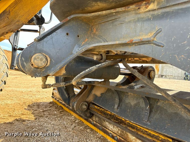 image for item DV1848 2008 John Deere 770D motor grader