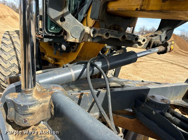 image for item DV1848 2008 John Deere 770D motor grader