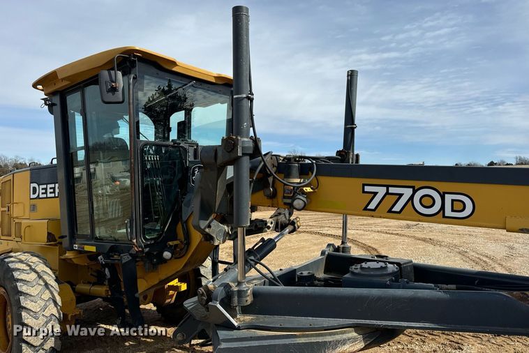 image for item DV1848 2008 John Deere 770D motor grader