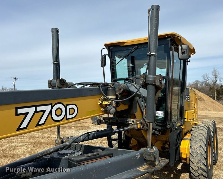 image for item DV1848 2008 John Deere 770D motor grader