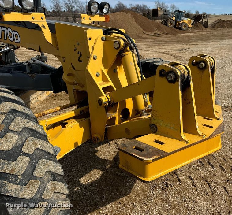 image for item DV1848 2008 John Deere 770D motor grader