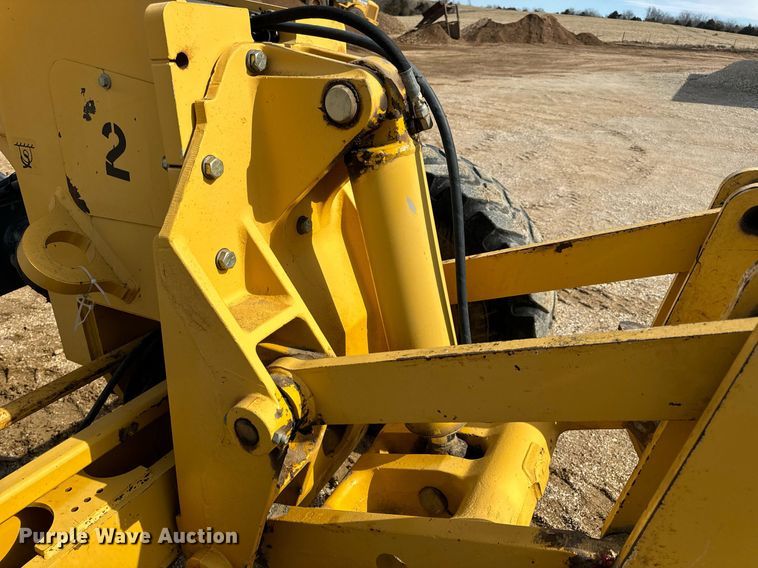 image for item DV1848 2008 John Deere 770D motor grader