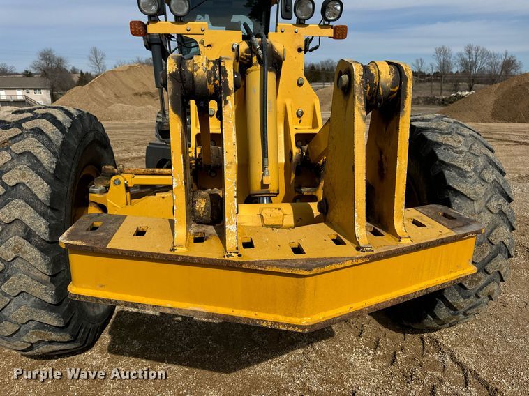 image for item DV1848 2008 John Deere 770D motor grader