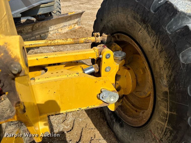 image for item DV1848 2008 John Deere 770D motor grader