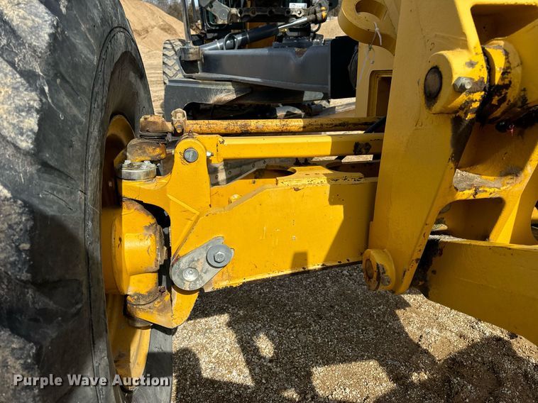 image for item DV1848 2008 John Deere 770D motor grader