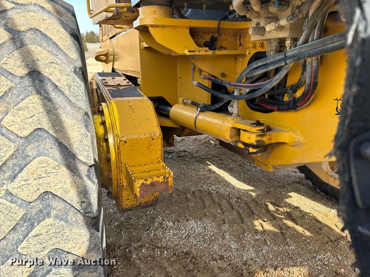 image for item DV1848 2008 John Deere 770D motor grader