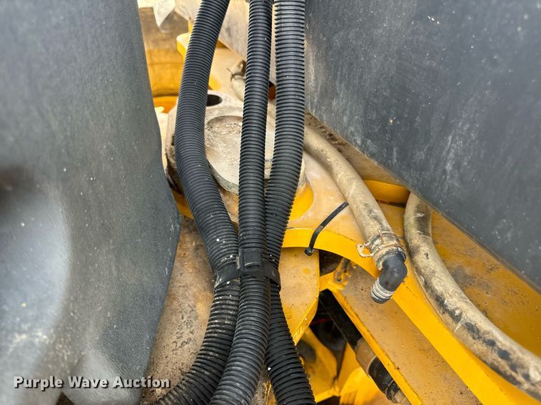 image for item DV1848 2008 John Deere 770D motor grader