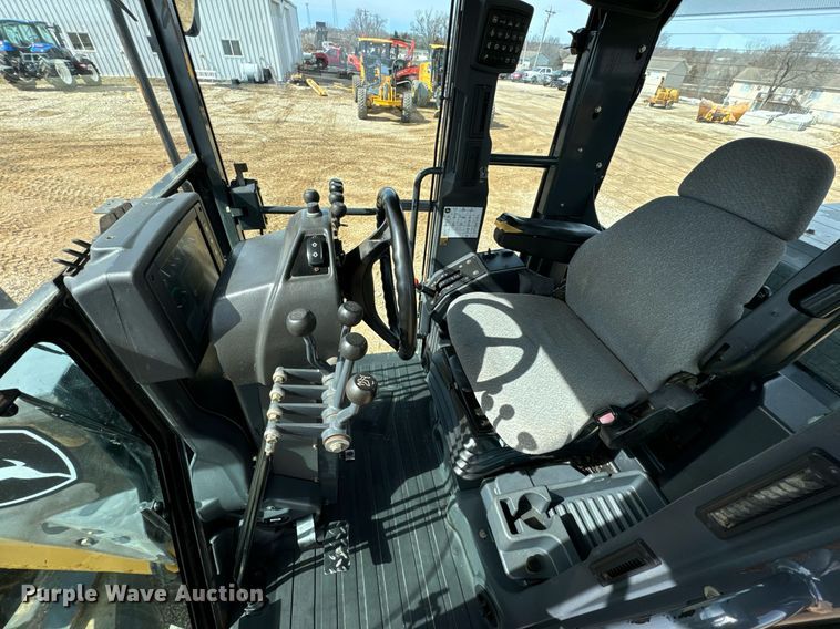 image for item DV1848 2008 John Deere 770D motor grader