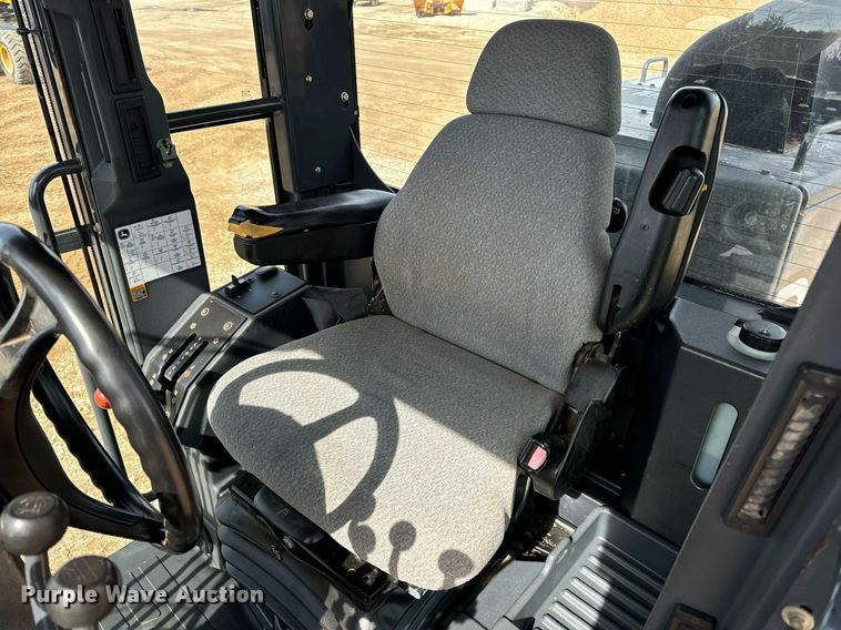 image for item DV1848 2008 John Deere 770D motor grader