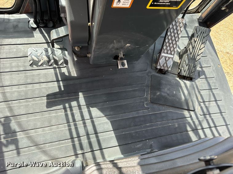 image for item DV1848 2008 John Deere 770D motor grader