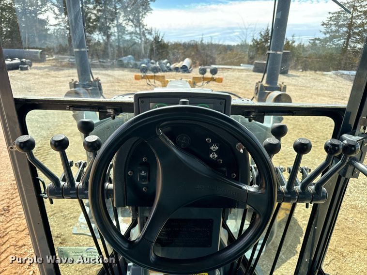 image for item DV1848 2008 John Deere 770D motor grader