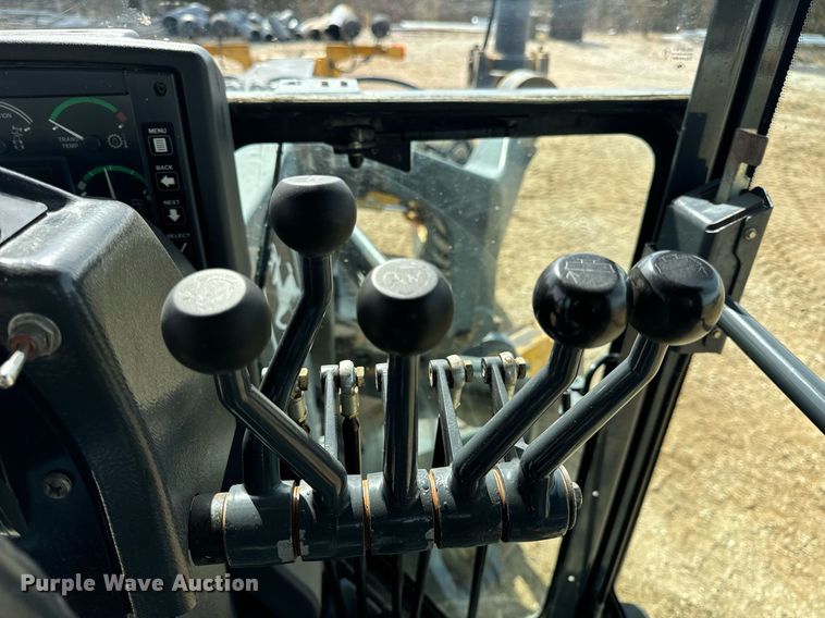 image for item DV1848 2008 John Deere 770D motor grader