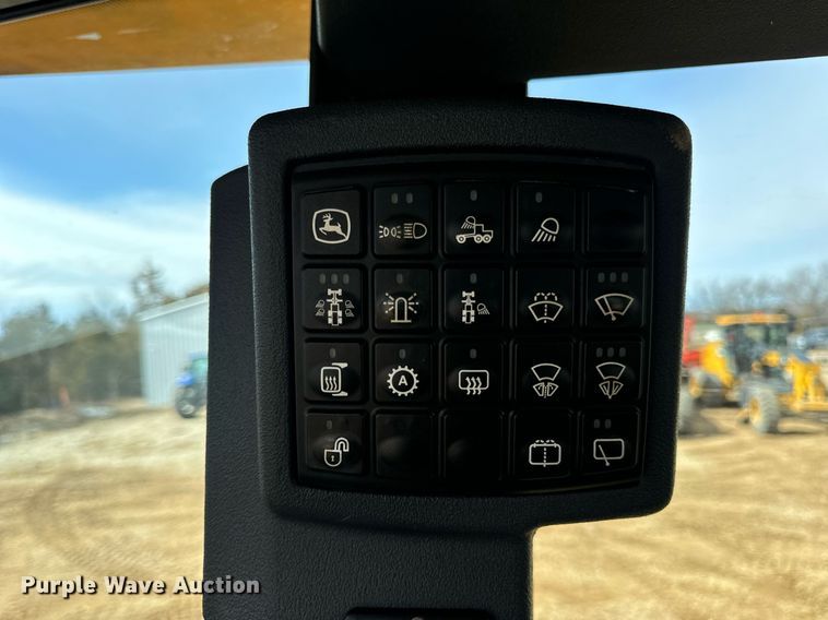 image for item DV1848 2008 John Deere 770D motor grader