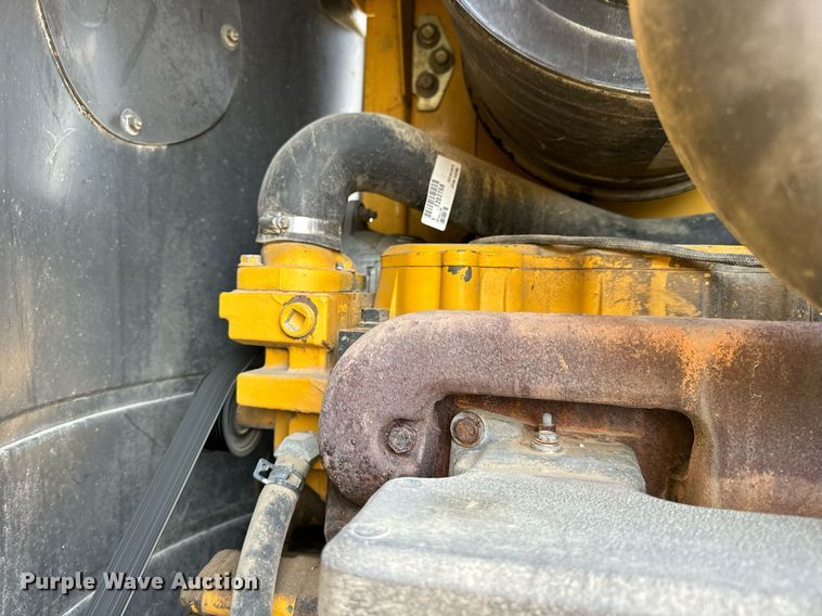 image for item DV1848 2008 John Deere 770D motor grader