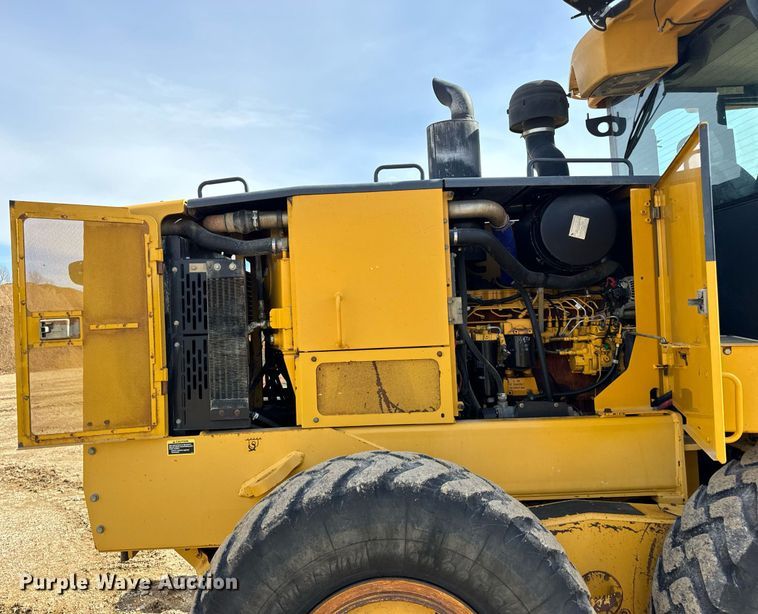 image for item DV1848 2008 John Deere 770D motor grader