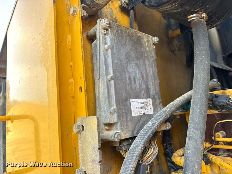 image for item DV1848 2008 John Deere 770D motor grader