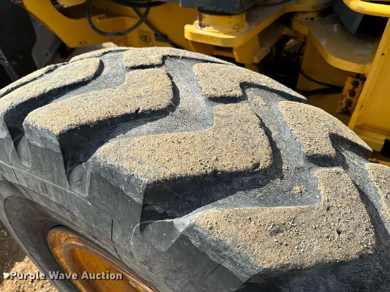 image for item DV1848 2008 John Deere 770D motor grader