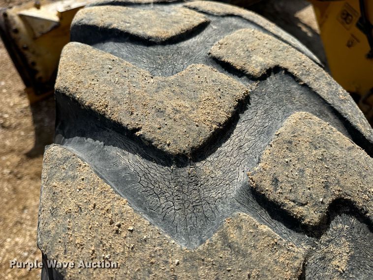 image for item DV1848 2008 John Deere 770D motor grader