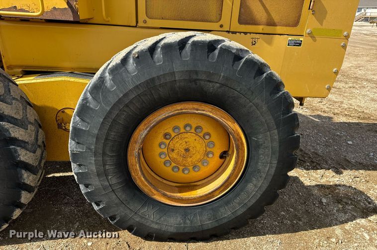 image for item DV1848 2008 John Deere 770D motor grader