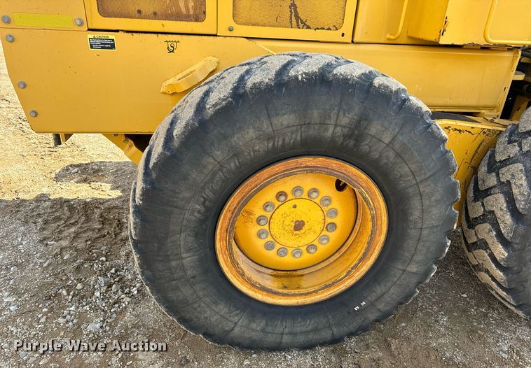 image for item DV1848 2008 John Deere 770D motor grader