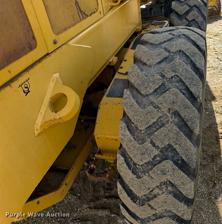 image for item DV1848 2008 John Deere 770D motor grader