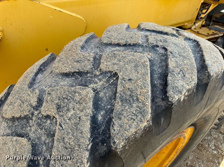 image for item DV1848 2008 John Deere 770D motor grader