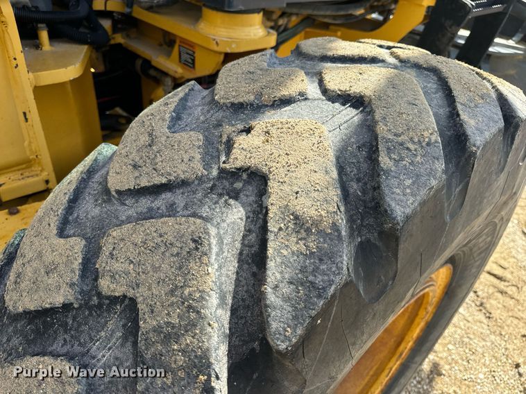 image for item DV1848 2008 John Deere 770D motor grader