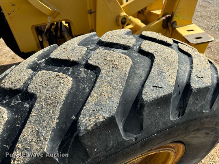 image for item DV1848 2008 John Deere 770D motor grader