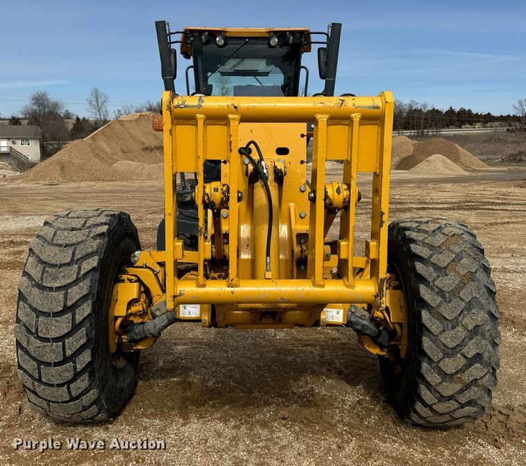 image for item DV1849 2016 John Deere 672G motor grader