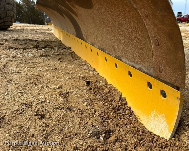 image for item DV1849 2016 John Deere 672G motor grader