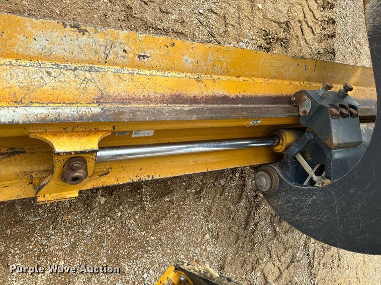 image for item DV1849 2016 John Deere 672G motor grader