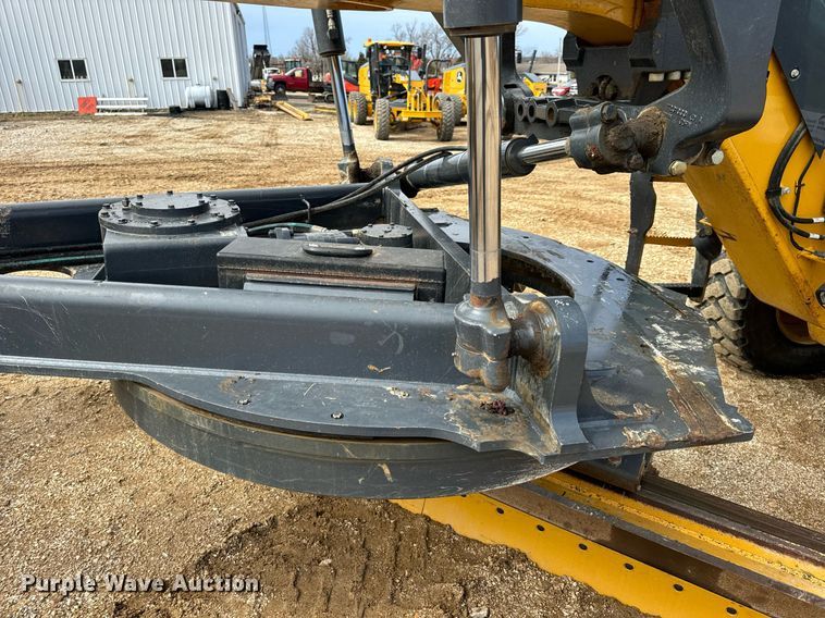 image for item DV1849 2016 John Deere 672G motor grader