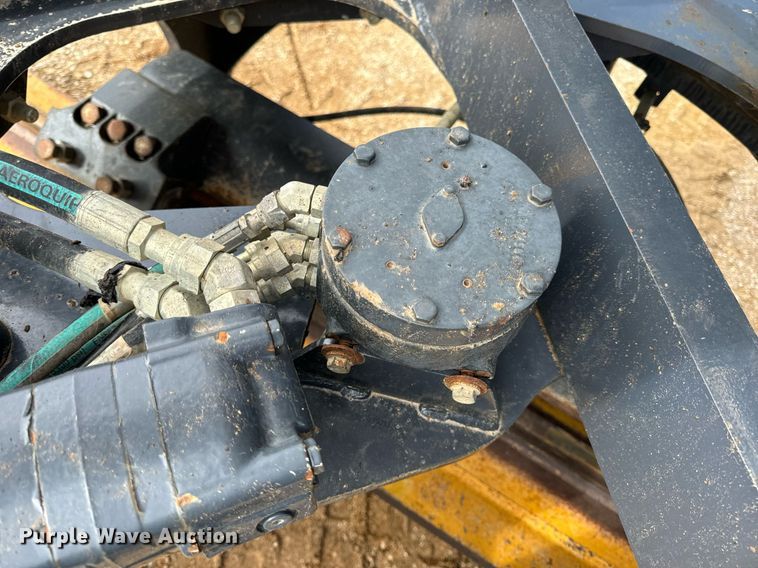 image for item DV1849 2016 John Deere 672G motor grader