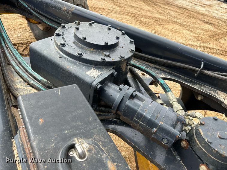 image for item DV1849 2016 John Deere 672G motor grader