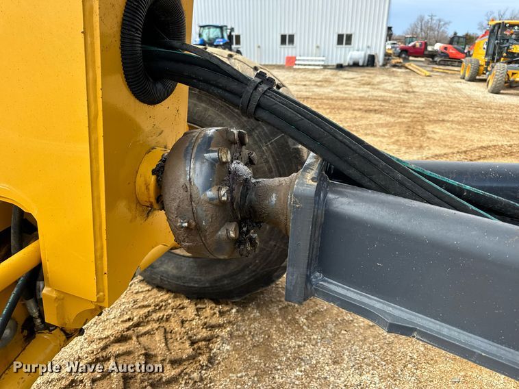 image for item DV1849 2016 John Deere 672G motor grader