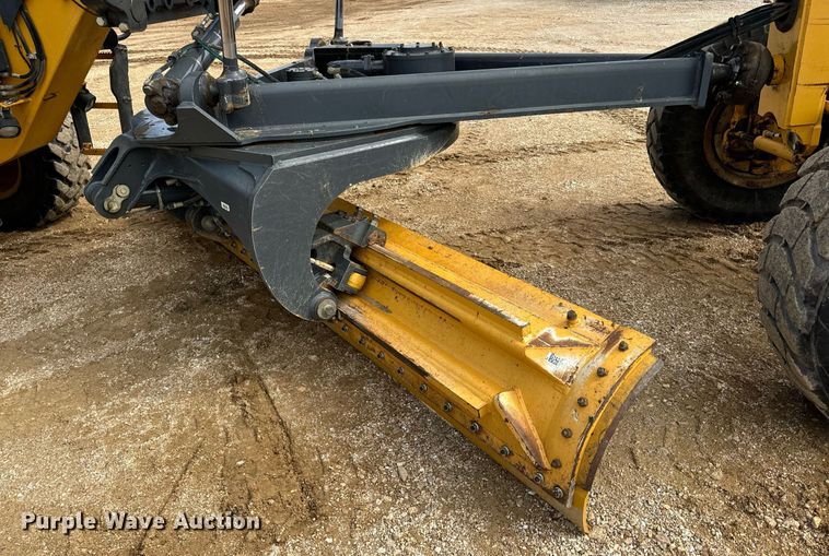 image for item DV1849 2016 John Deere 672G motor grader