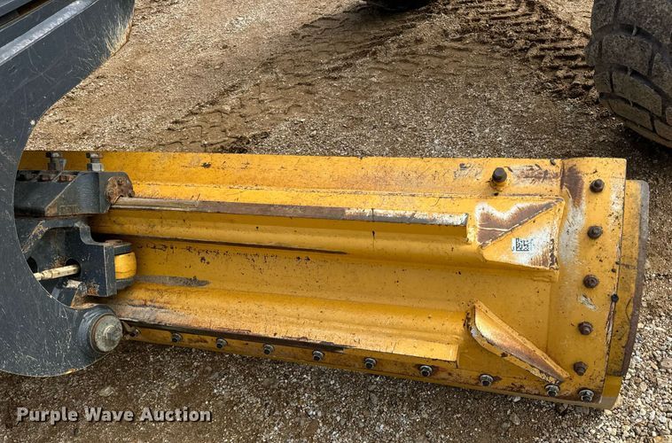 image for item DV1849 2016 John Deere 672G motor grader