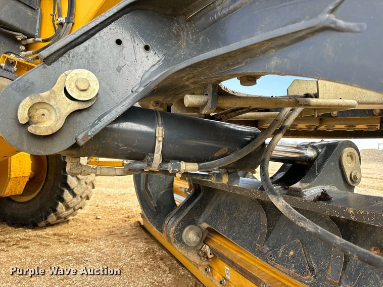 image for item DV1849 2016 John Deere 672G motor grader