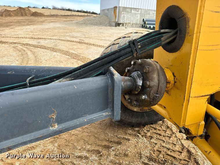 image for item DV1849 2016 John Deere 672G motor grader