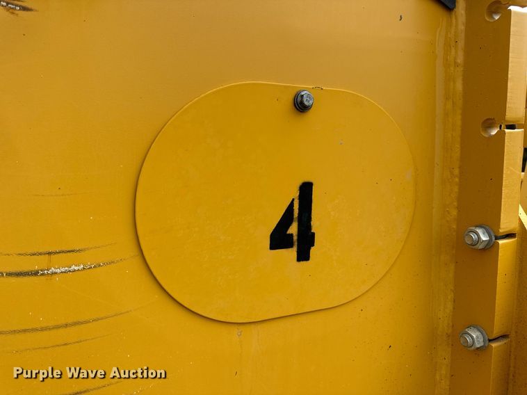 image for item DV1849 2016 John Deere 672G motor grader