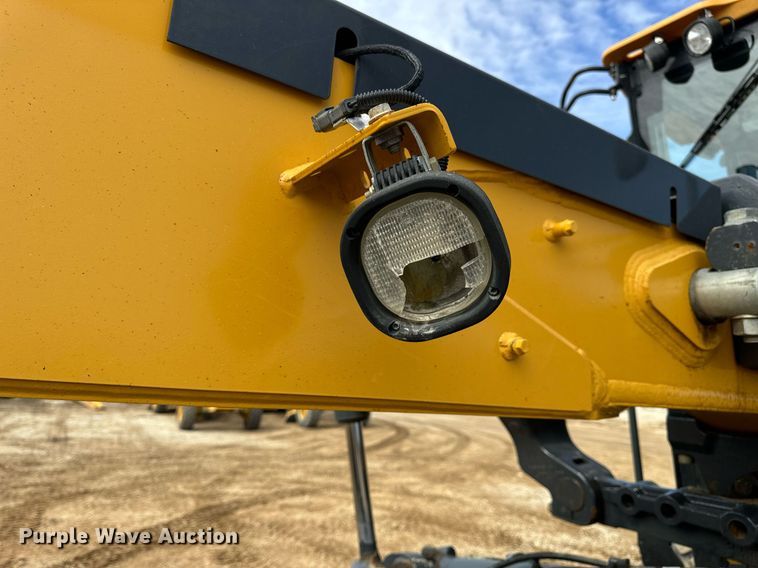 image for item DV1849 2016 John Deere 672G motor grader