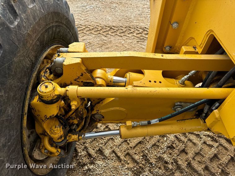 image for item DV1849 2016 John Deere 672G motor grader