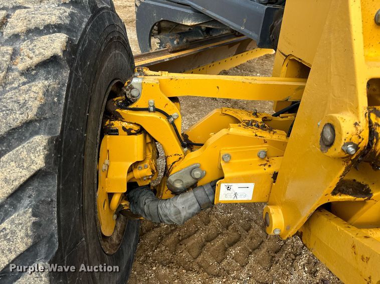 image for item DV1849 2016 John Deere 672G motor grader