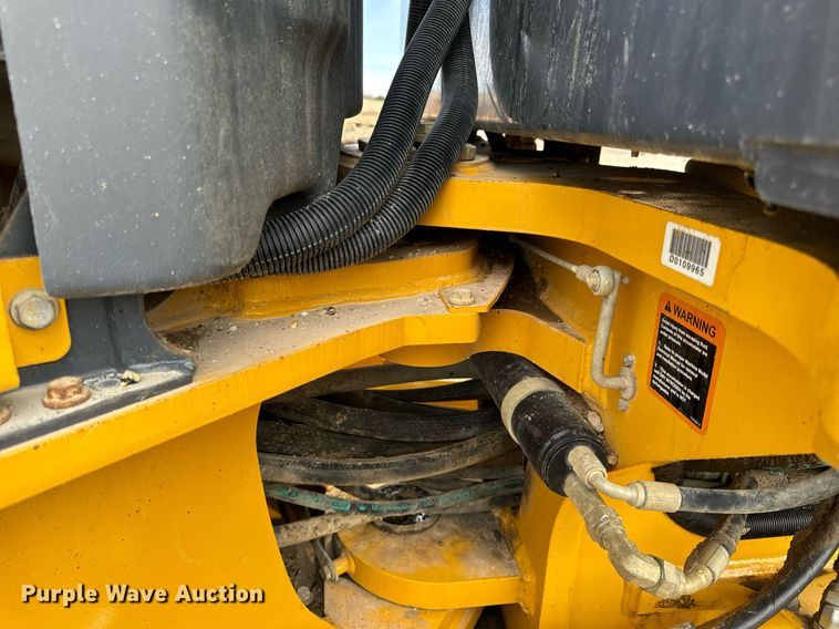 image for item DV1849 2016 John Deere 672G motor grader