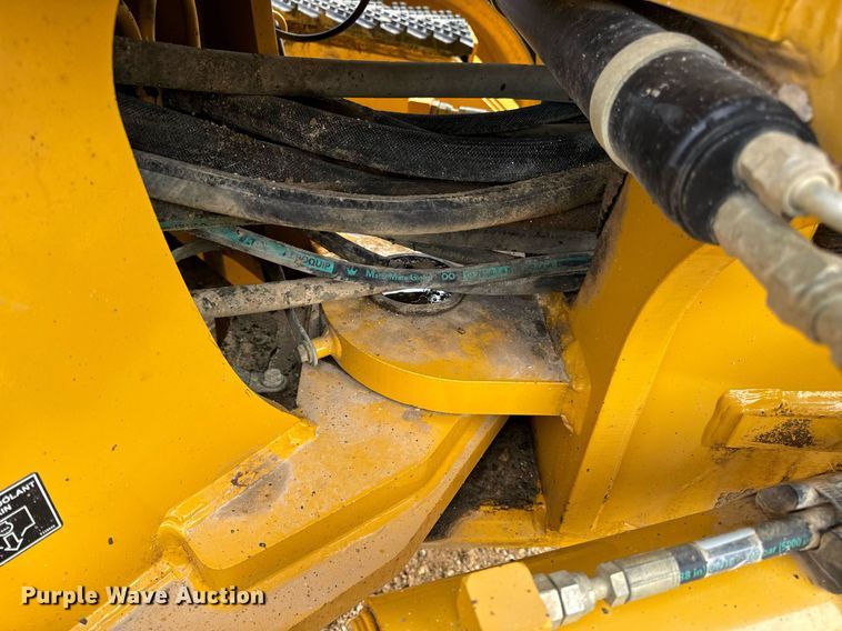 image for item DV1849 2016 John Deere 672G motor grader