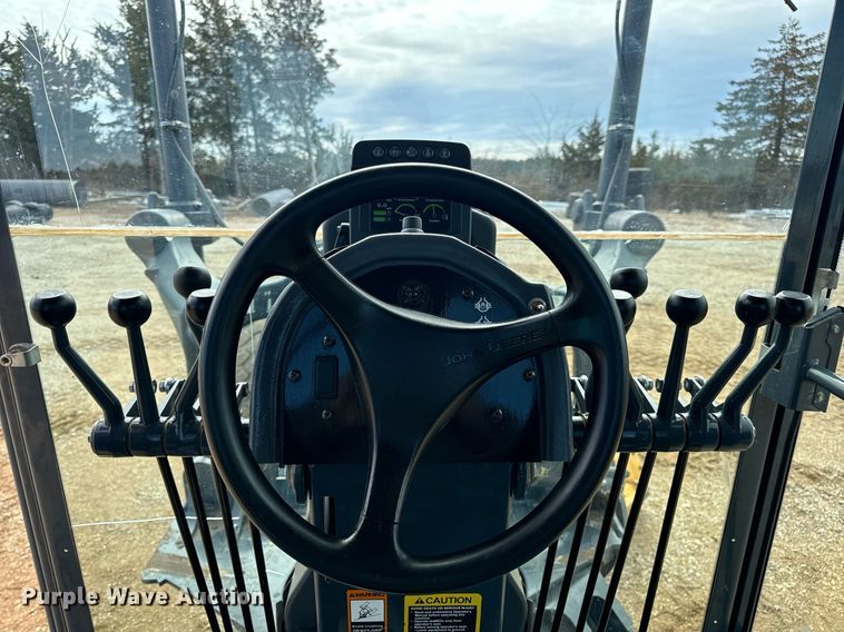 image for item DV1849 2016 John Deere 672G motor grader