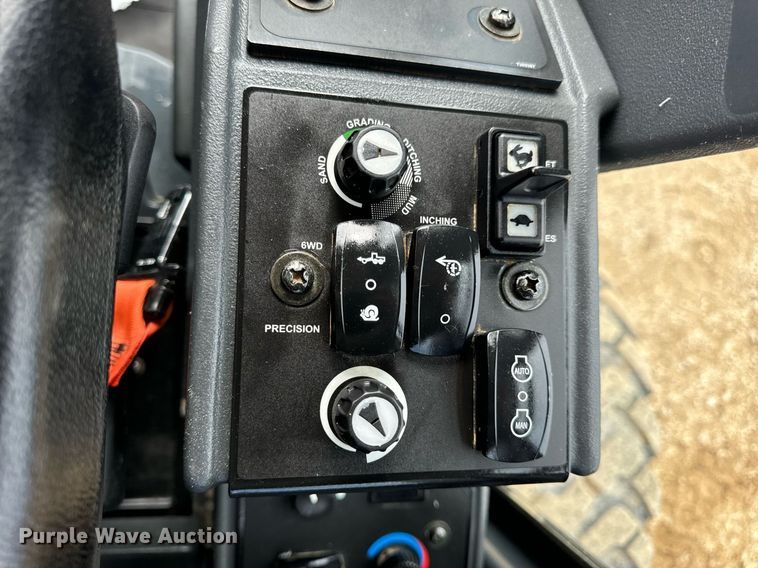 image for item DV1849 2016 John Deere 672G motor grader